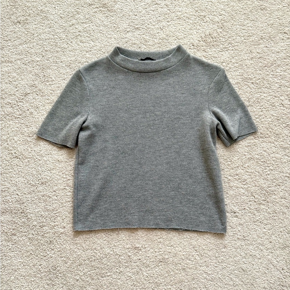 Zara Gray Short Sleeve Knit Top - Picture 1 of 4